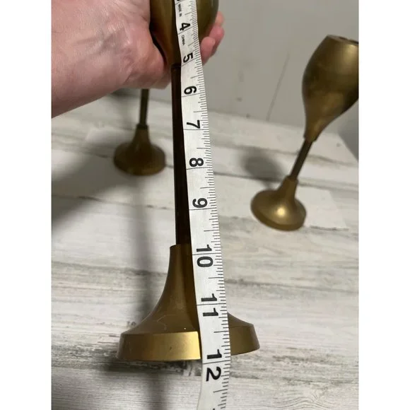 Set of three solid brass candlesticks - Picture 3 of 7